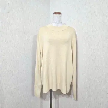 UNIQLO U 니트 (L) 아이보리 계열 넉넉한 심플한 디자인 스웨터