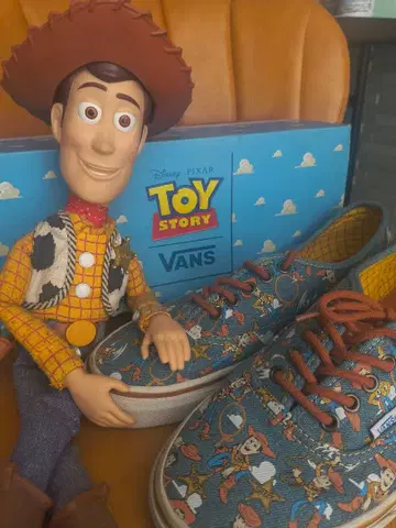 주말까지 가격 인하! VANS 토이 스토리 우디 Authentic