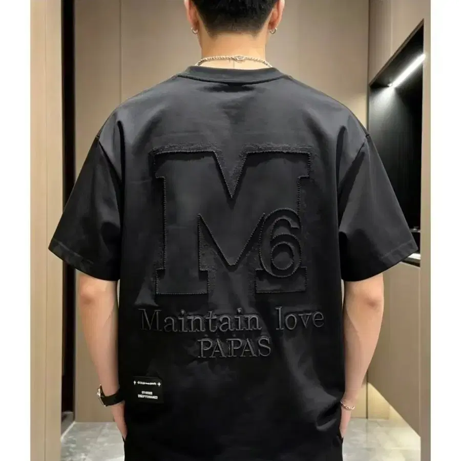 블랙 M6 티셔츠