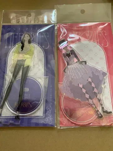 원피스 무기와라 스토어 로빈 페로나 히로인즈 반짝반짝 아크릴 스탠드