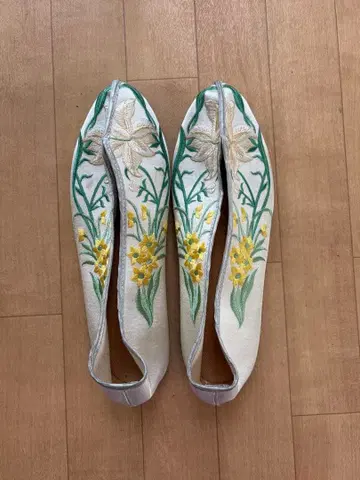꽃무늬 자수 플랫슈즈 24.5cm