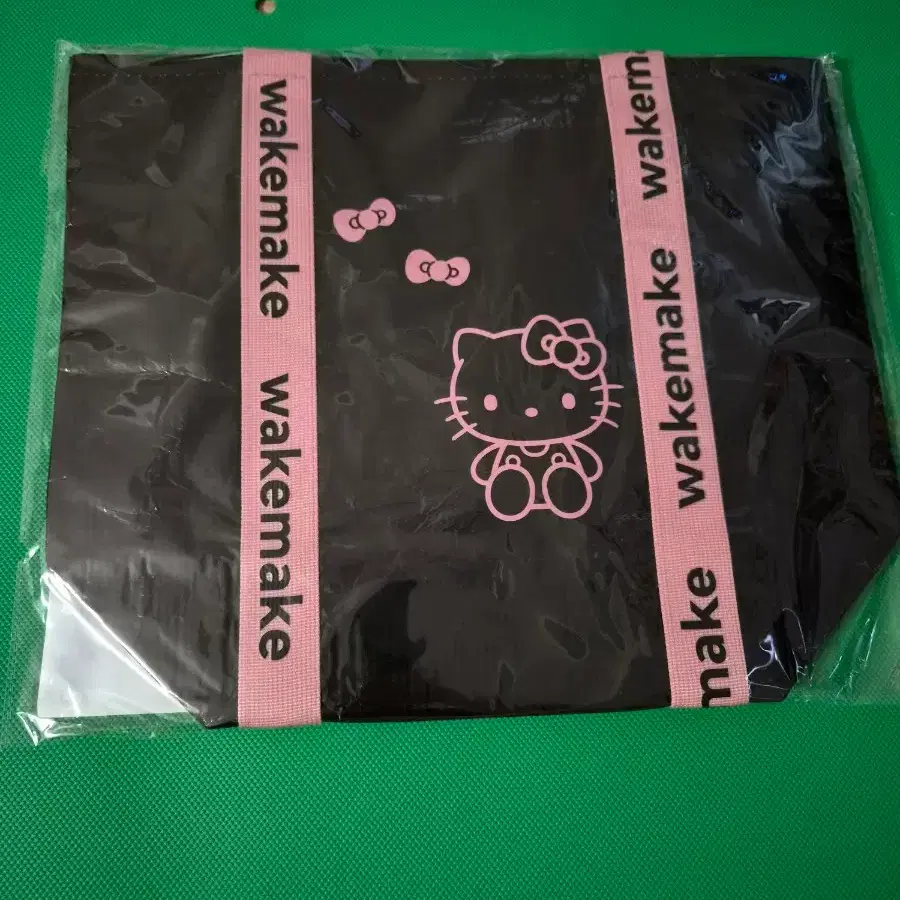 (미개봉)웨이크메이크 헬로키티 타포린백