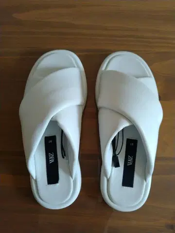 ZARA 여성용 샌들 화이트 24cm 미사용 새상품
