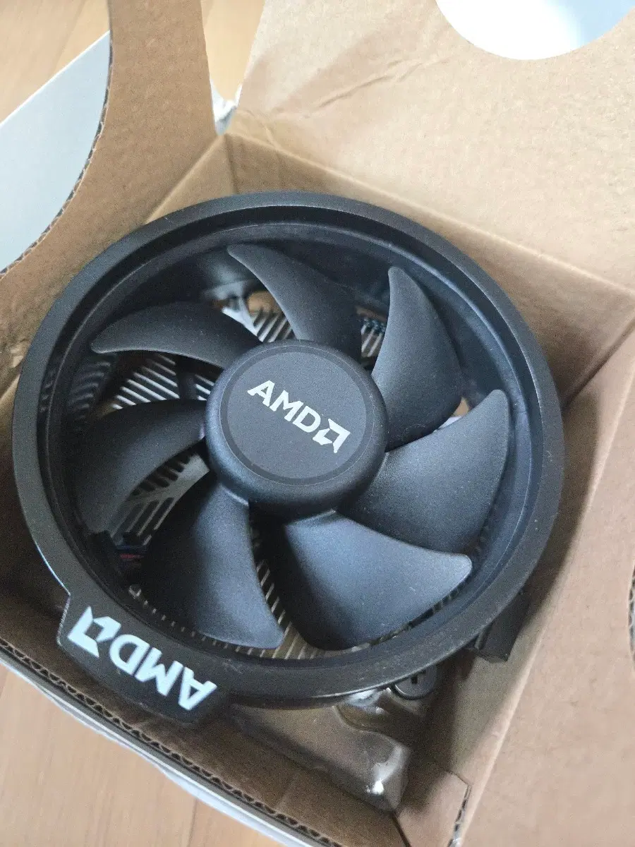 AMD 라이젠 5 7500 CPU 쿨러