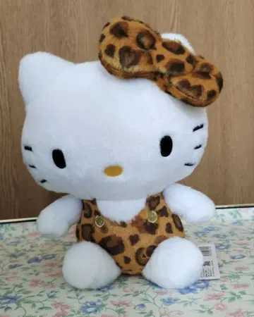 헬로키티 레오파드 무늬 봉제 인형