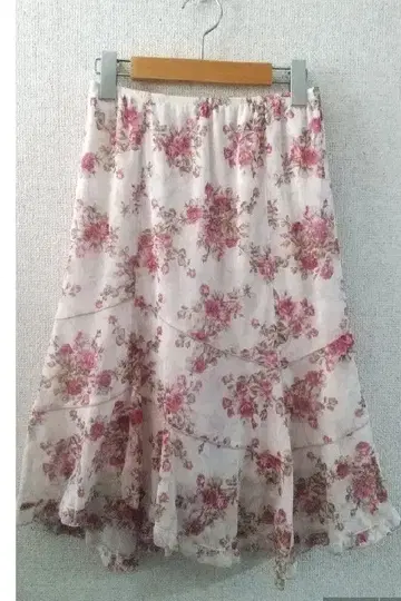 레스트로즈 레이시 로즈 비대칭 스커트