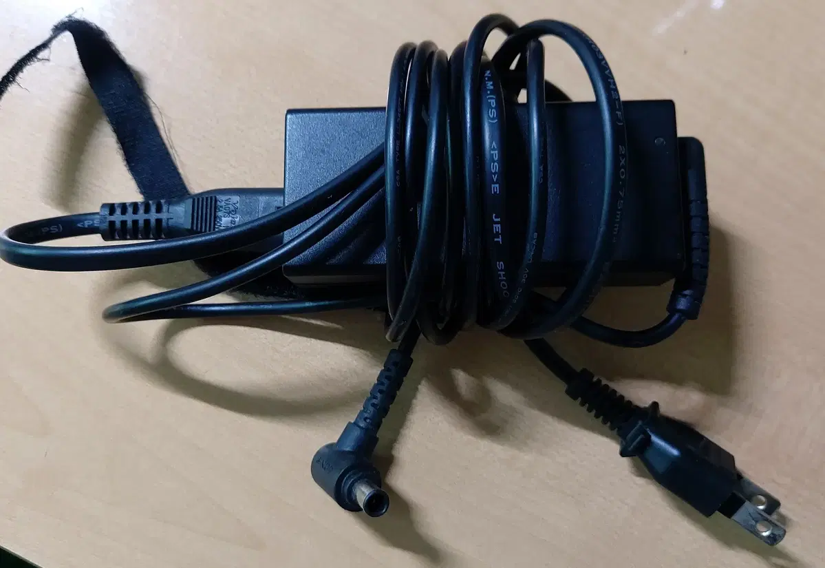 소니 정품 노트북 어댑터 19.5V 2.3A (VGP-AC19V75)