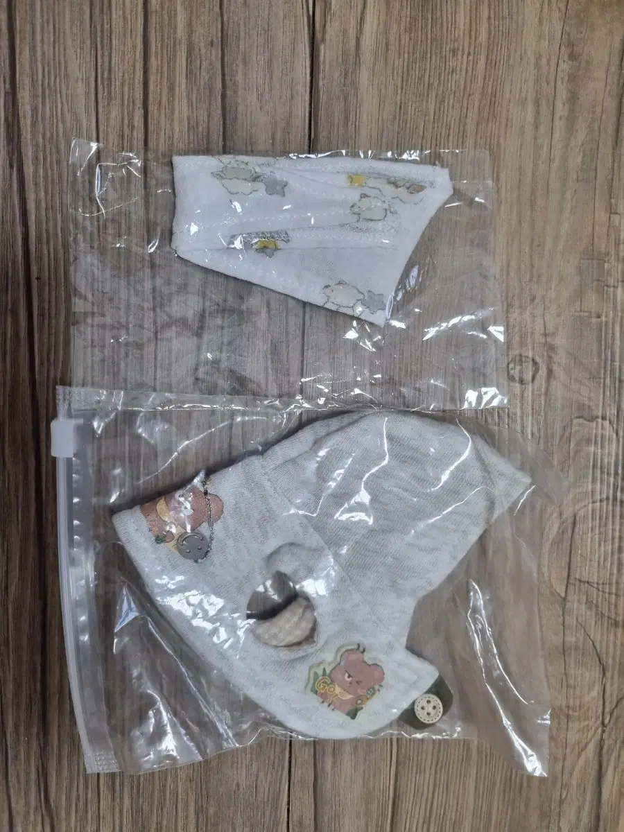 토토즈 래빗베어 우유곰 아우터 조끼 20cm 인형옷