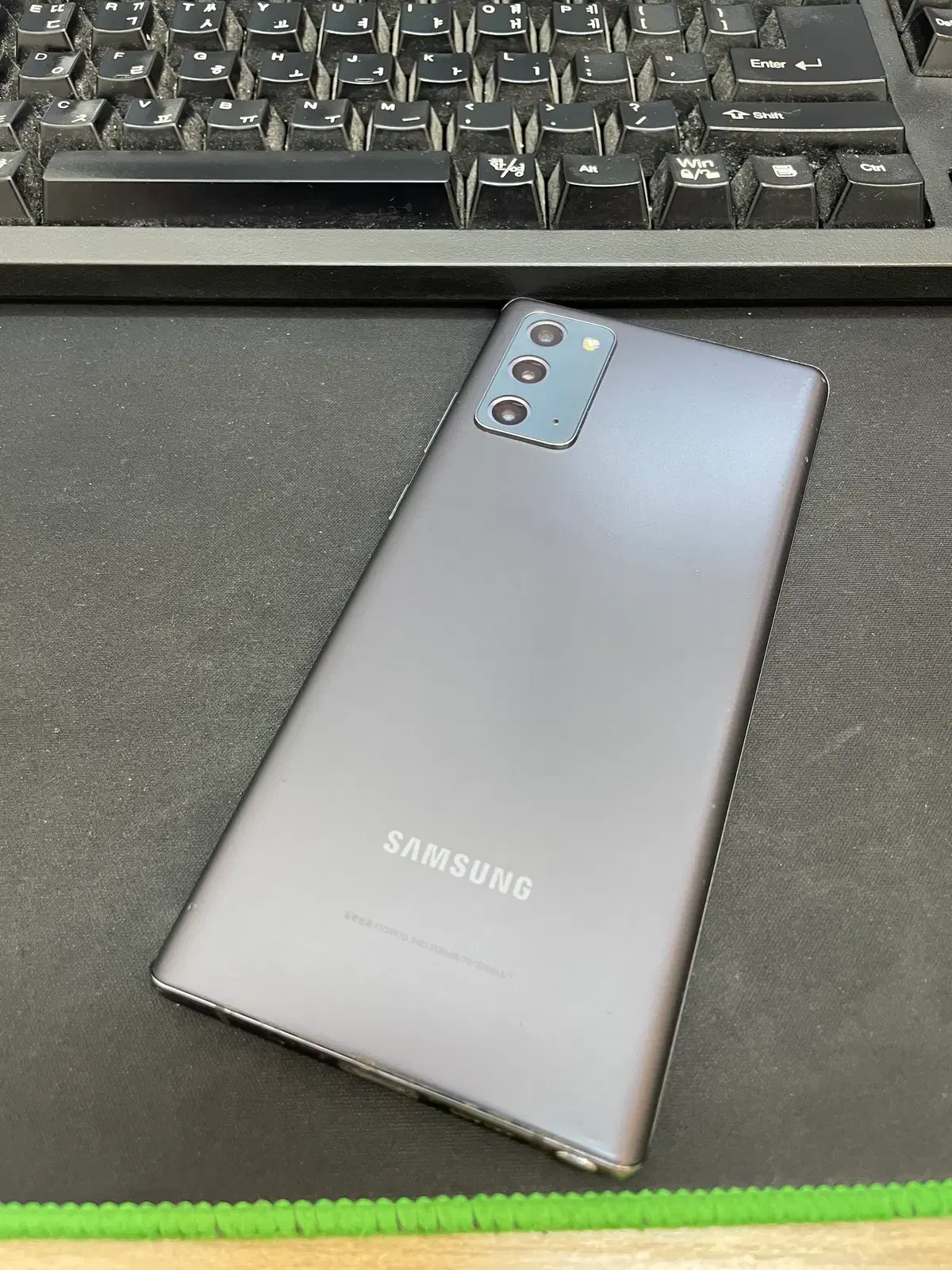 갤럭시노트20 그레이 256GB 무잔상 상태좋은 중고19만8천팝니다.