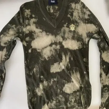 D&G V넥 니트 스웨터 블리치 가공