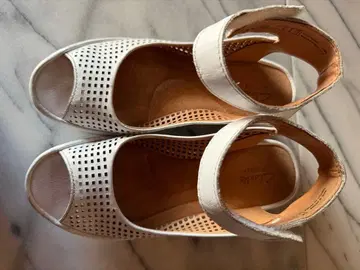 Clarks Artisan 여성용 샌들 화이트