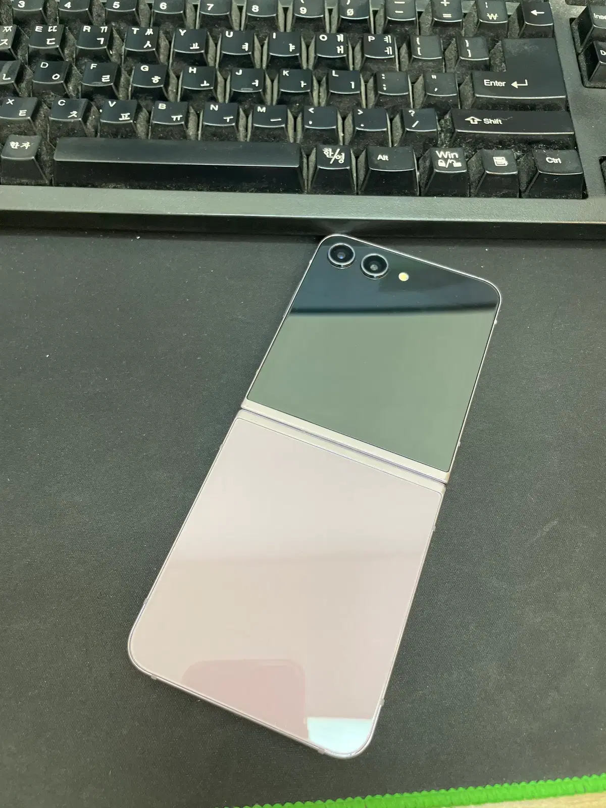 갤럭시Z플립5 라벤더 256GB 무잔상 상태좋은 중고39만5천팝니다