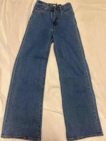 levi's RIBCAGE WIDE REG 24