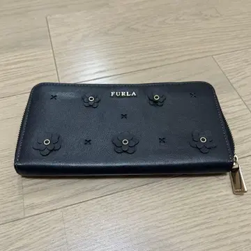 FURLA 장지갑 블랙 플라워 모티브
