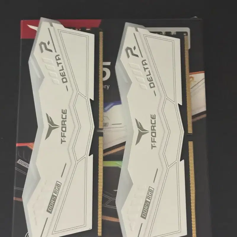 T-FORCE DELTA DDR5 7200mhz 34CL 16GB x 2