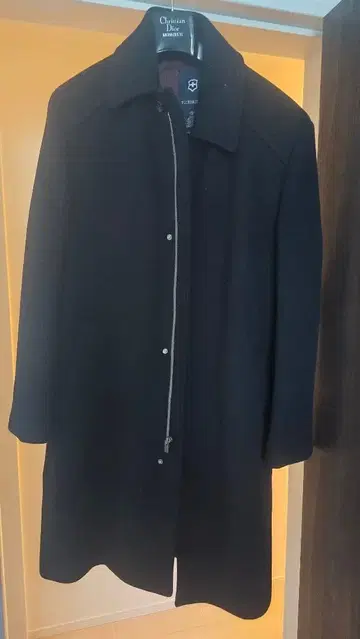 빅토리녹스 롱 코트 블랙 새상품급