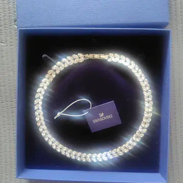 SWAROVSKI 리프 모티브 크리스탈 목걸이