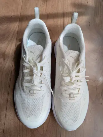 [ 가격 인하 ] PUMA SnowMan 라울 모델 24cm