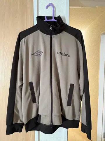 UMBRO 트랙 자켓 베이지 x 블랙