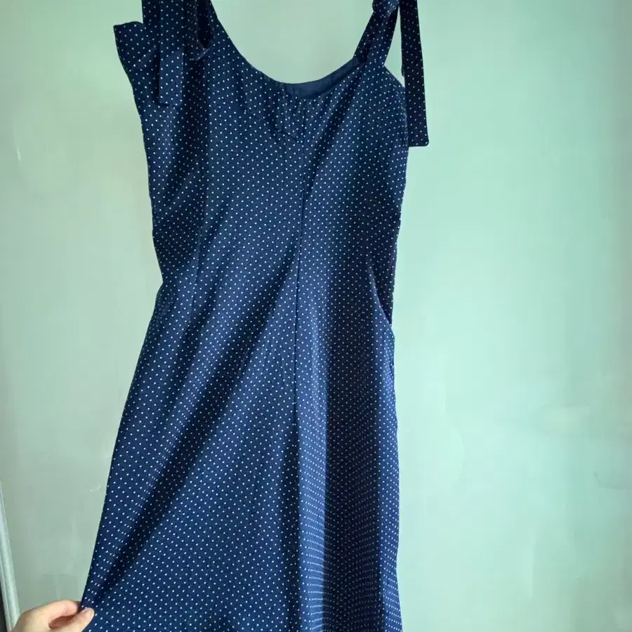 슬림핏 도트패턴 롱 원피스