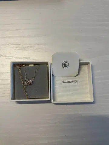 SWAROVSKI 스와로브스키 스완 목걸이 골드 핑크