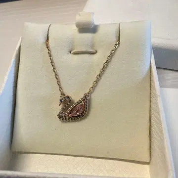SWAROVSKI 스와로브스키 스완 목걸이 골드 핑크