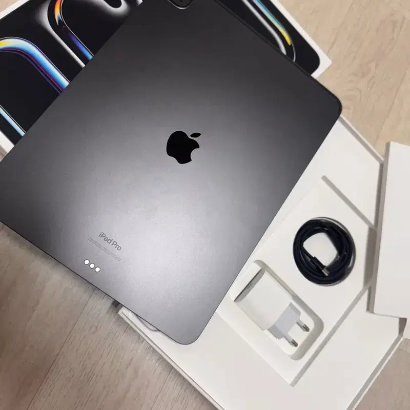 아이패드프로 13인치 M4 256GB wifi 풀박스 배터리100