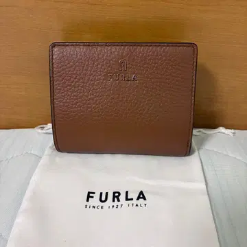 [새상품] 훌라 FURLA 이단 접이식 지갑 가죽 WP00307