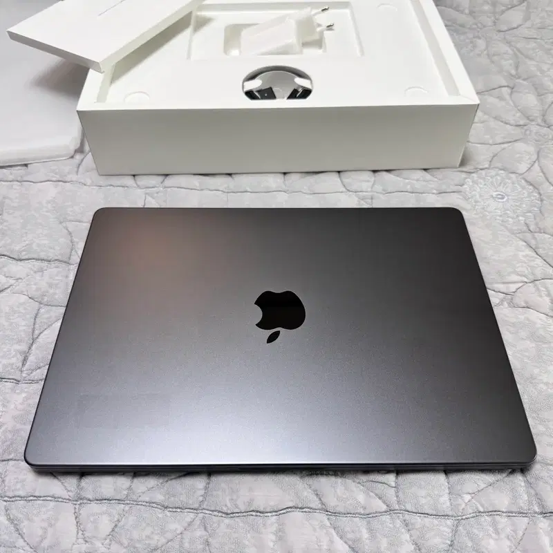 맥북 프로 2024 14인치 M4 Pro 24GB 512GB 스그