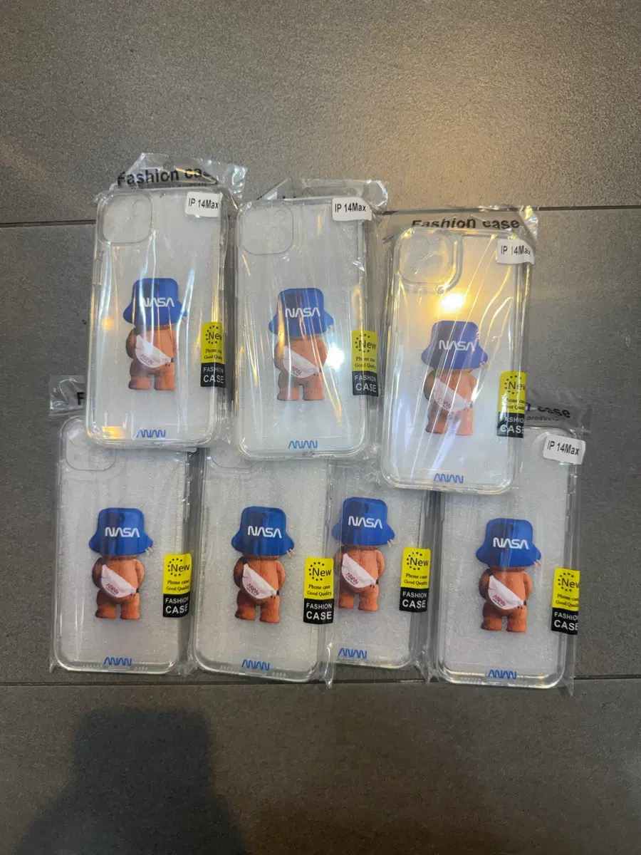 새상품 아이폰 14+NASA 케이스 7개 일괄판매