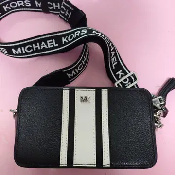 미사용 새상품 MICHAEL KORS 숄더백 블랙