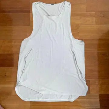 Lululemon 화이트 그리드 패턴 탱크탑