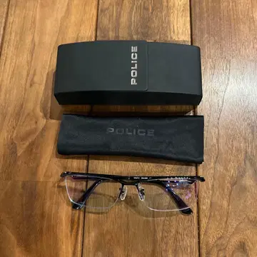 폴리스 안경