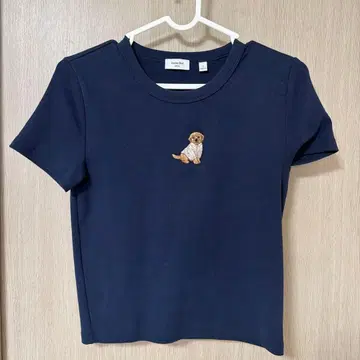 Sunday Best Aritzia 반팔 티셔츠 네이비 개 자수