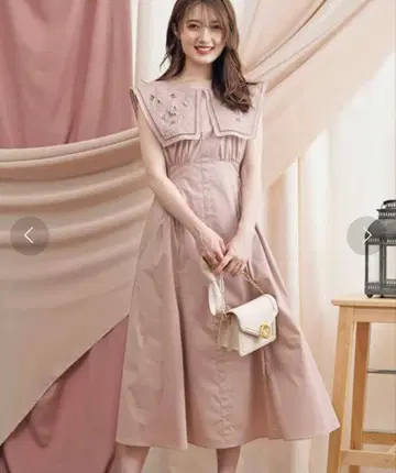noela 자수 스퀘어 칼라 원피스