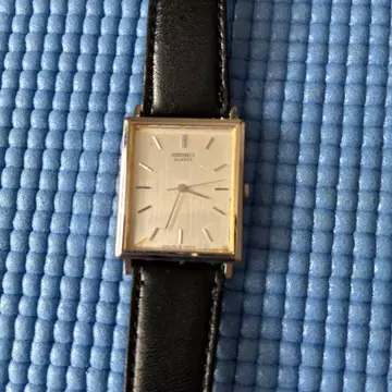 가격 인하 SEIKO QUARTZ 남성용 손목시계 스퀘어 실버 다이얼