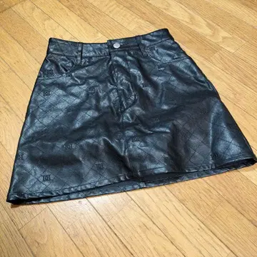 다리치 DD 다이아 가죽 미니 스커트