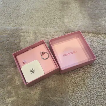 Swarovski 후프 귀걸이 실버 색상 한쪽 귀