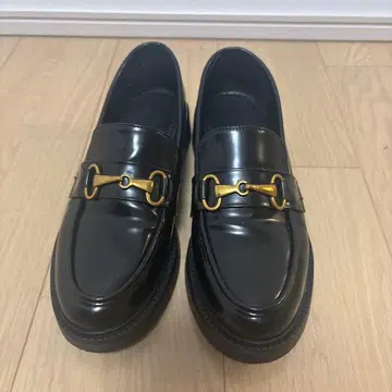 비트 로퍼 블랙 골드 금장 장식