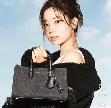MICHAEL KORS 데님 숄더백 블랙
