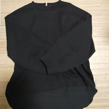 블랙 긴팔 티셔츠 백 지퍼