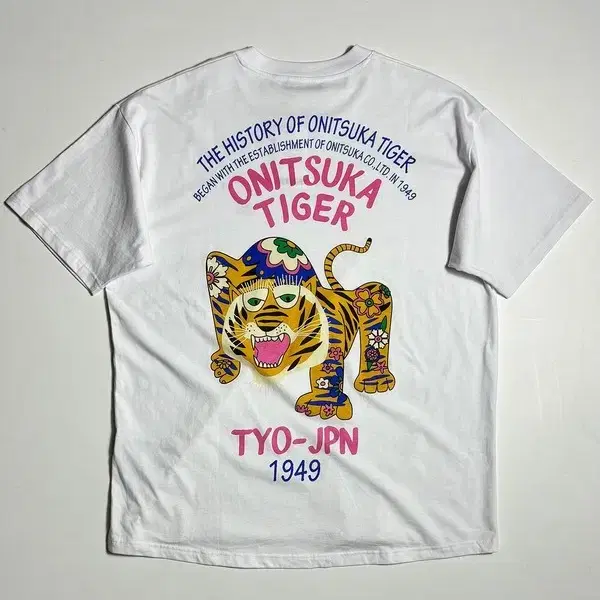 오니츠카타이거 호랑이 그래픽 화이트 오버 반팔 티셔츠 R2522