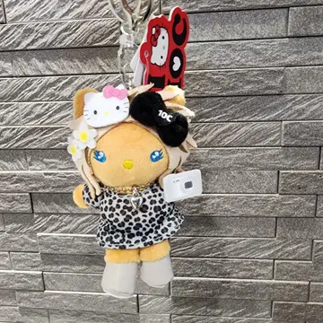 사리오 콜라보 레오파드 무늬 키티 갸루 키체인 참 갸루 일광화상 키티