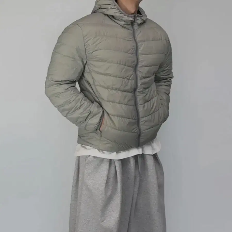 남녀공용 오버핏 오리털 경량패딩 M