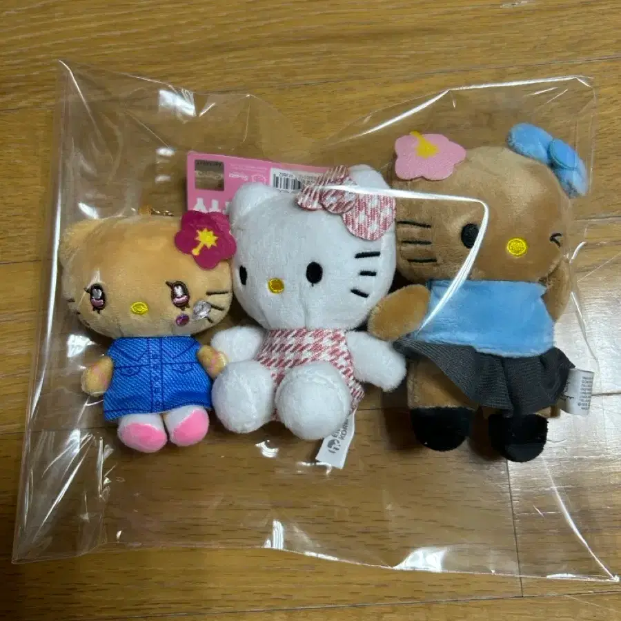 헬로키티 인형키링 3종