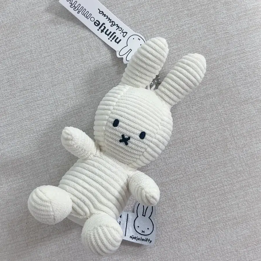 미피 코듀로이 키링 인형 화이트