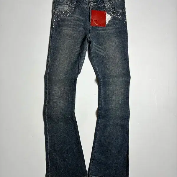 Peignot Y2K 스터드 로우라이즈 부츠컷 데님 팬츠 R2555