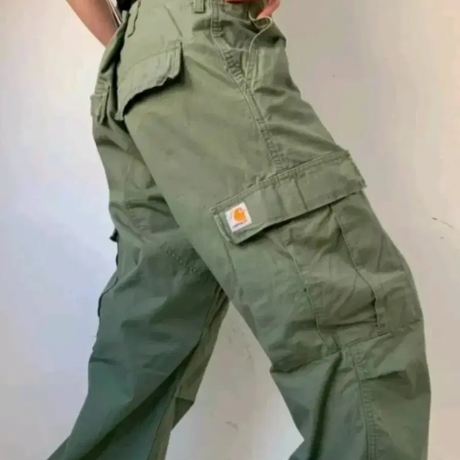 칼하트 WIP(Carhartt WIP)의 콜 카고 팬츠