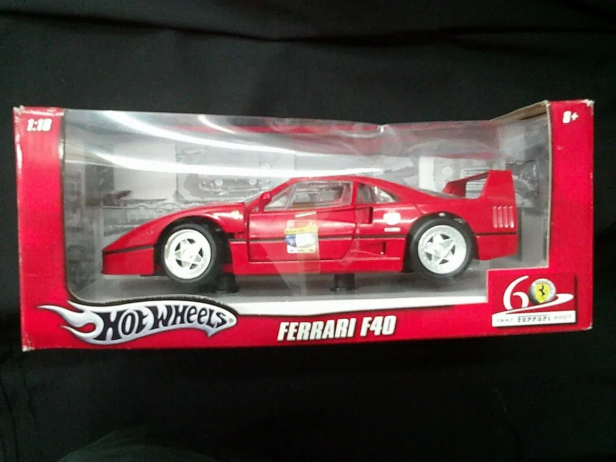 Hotwheels 1:18 페라리F40 60주년 한정판 미사용 새제품.