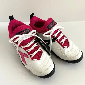 택 포함 새상품 DIADORA 스니커즈 23.5cm 화이트 핑크